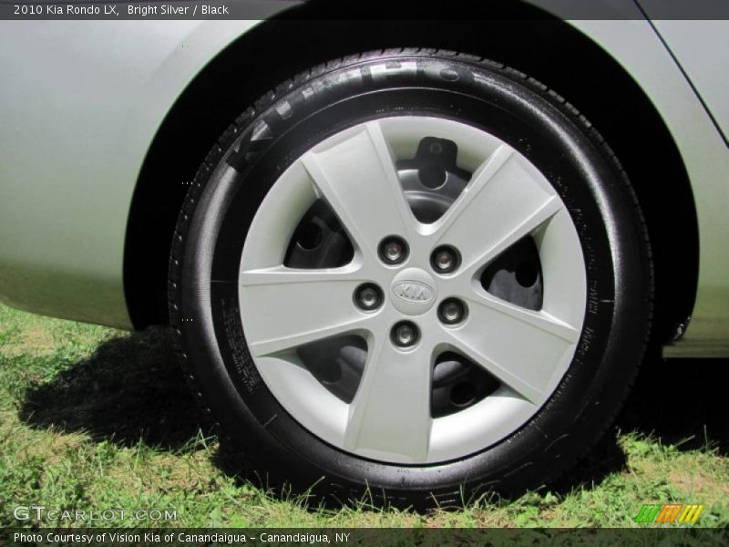Bright Silver / Black 2010 Kia Rondo LX