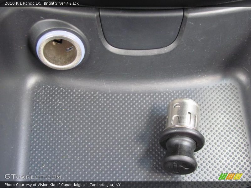 Bright Silver / Black 2010 Kia Rondo LX