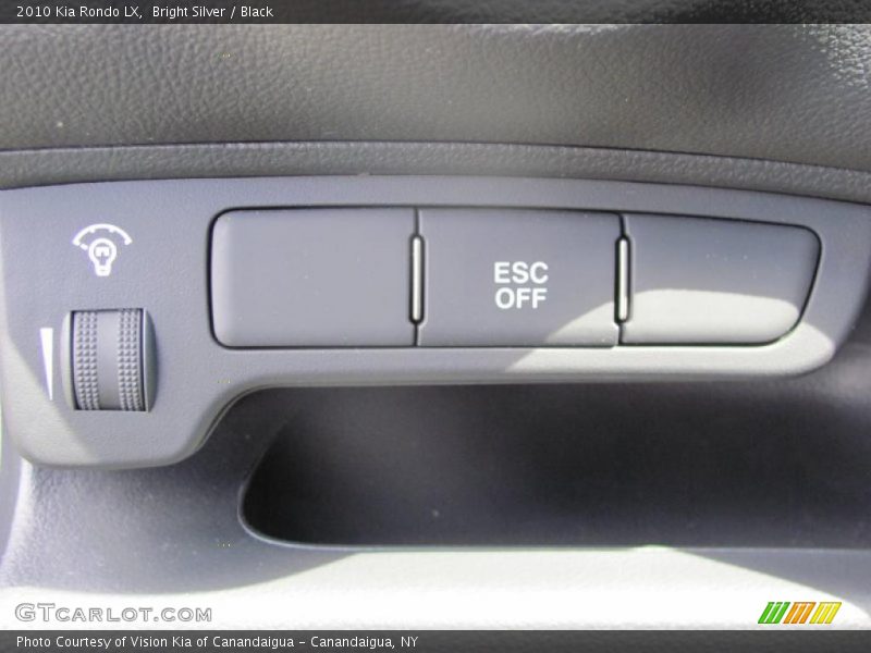 Bright Silver / Black 2010 Kia Rondo LX
