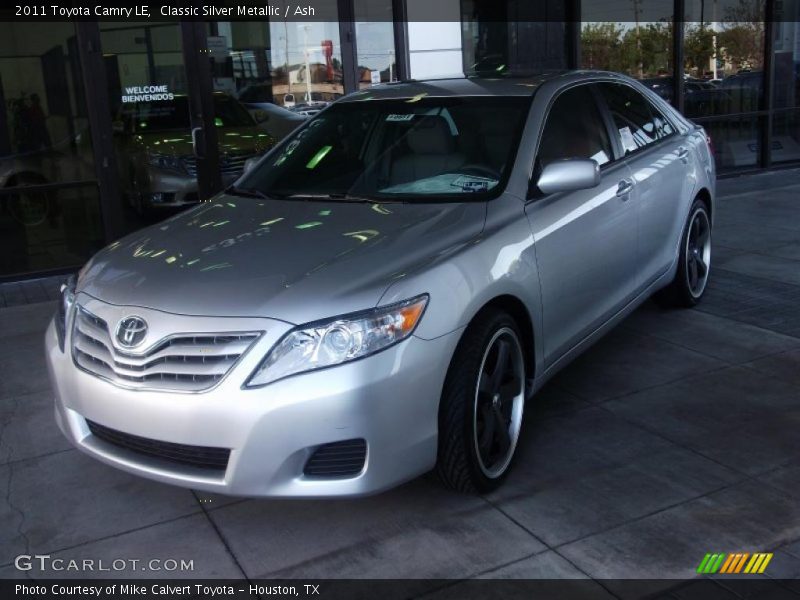 Front 3/4 View of 2011 Camry LE