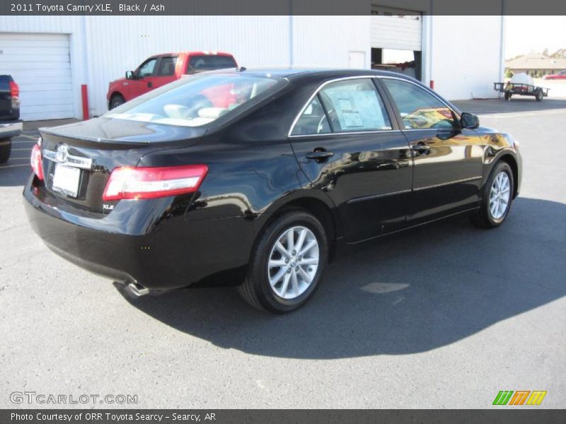 Black / Ash 2011 Toyota Camry XLE