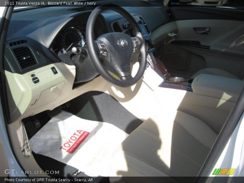 Blizzard Pearl White / Ivory 2011 Toyota Venza I4