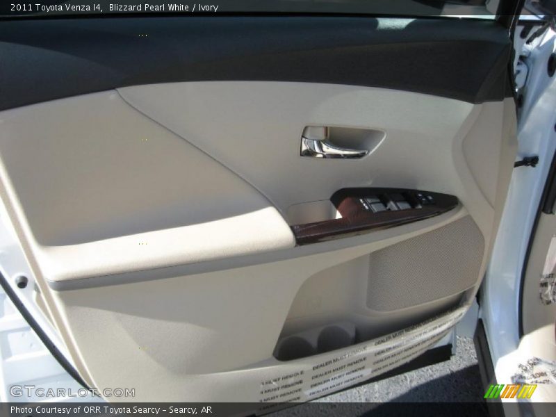 Blizzard Pearl White / Ivory 2011 Toyota Venza I4
