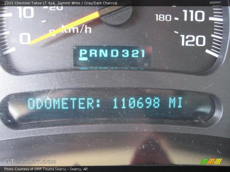 Summit White / Gray/Dark Charcoal 2003 Chevrolet Tahoe LT 4x4