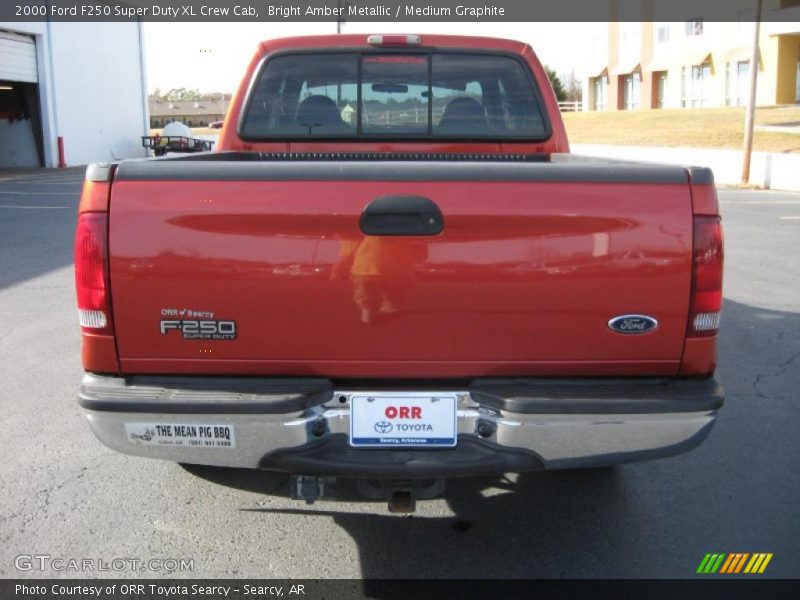 Bright Amber Metallic / Medium Graphite 2000 Ford F250 Super Duty XL Crew Cab