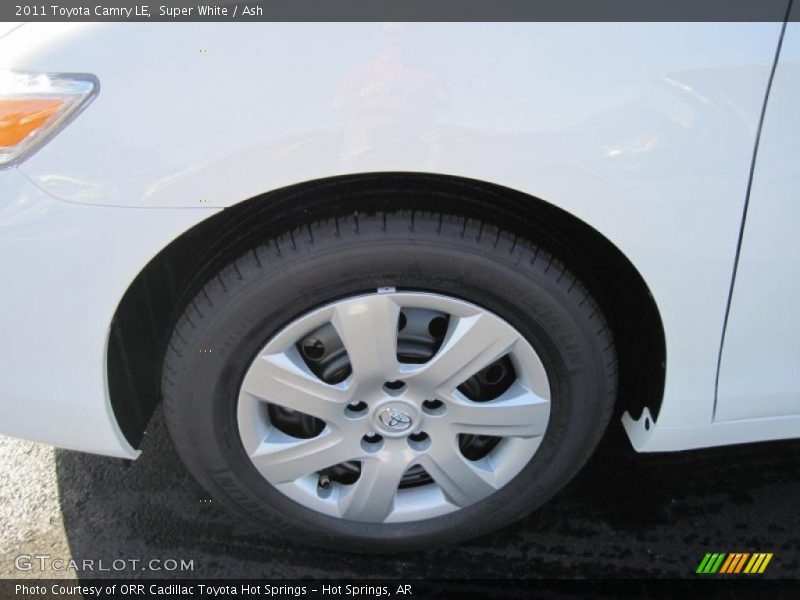 Super White / Ash 2011 Toyota Camry LE