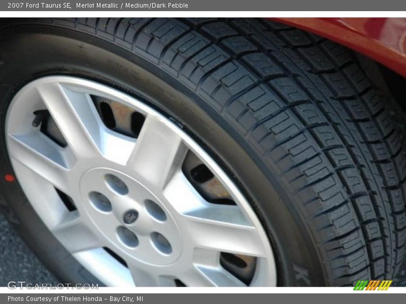 Merlot Metallic / Medium/Dark Pebble 2007 Ford Taurus SE
