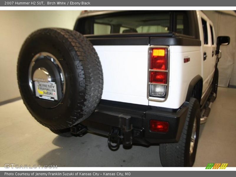 Birch White / Ebony Black 2007 Hummer H2 SUT