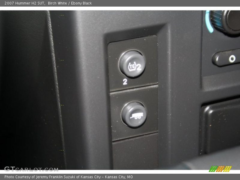 Birch White / Ebony Black 2007 Hummer H2 SUT