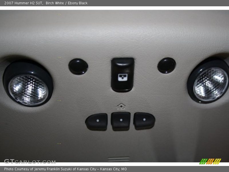 Birch White / Ebony Black 2007 Hummer H2 SUT