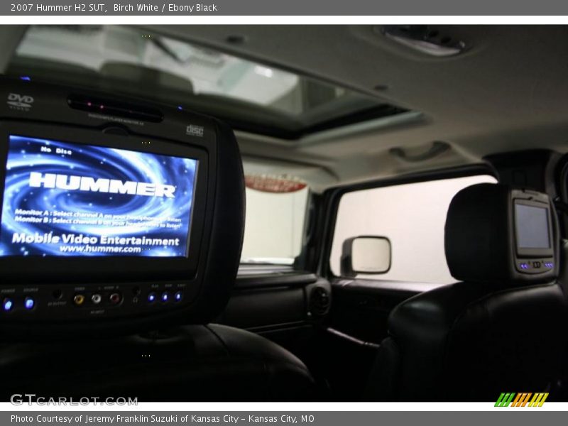Birch White / Ebony Black 2007 Hummer H2 SUT