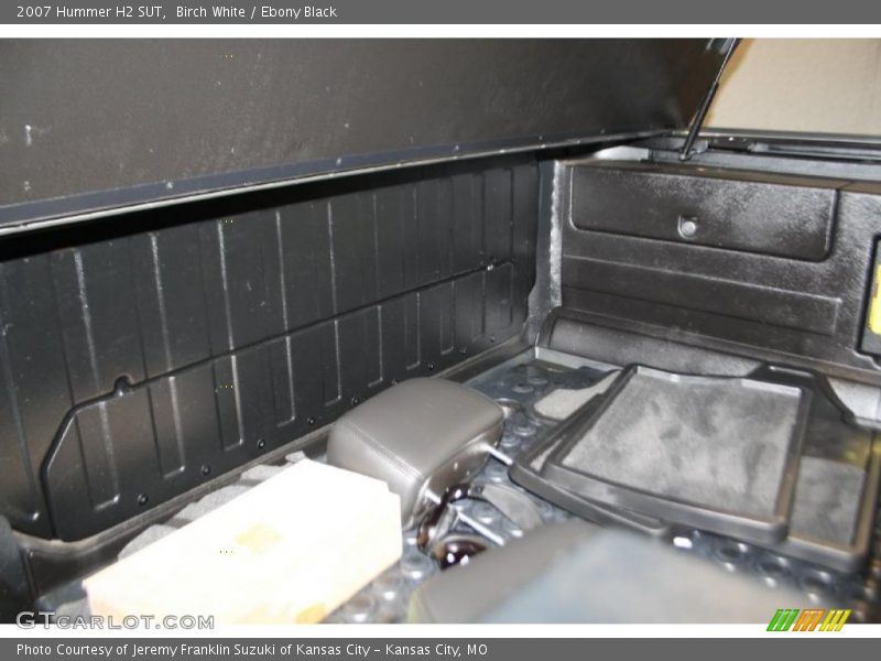 Birch White / Ebony Black 2007 Hummer H2 SUT