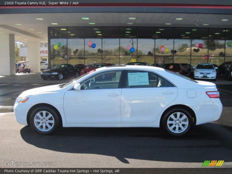 Super White / Ash 2009 Toyota Camry XLE