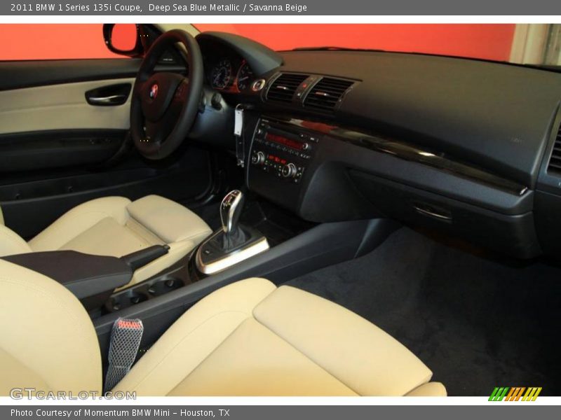 Dashboard of 2011 1 Series 135i Coupe