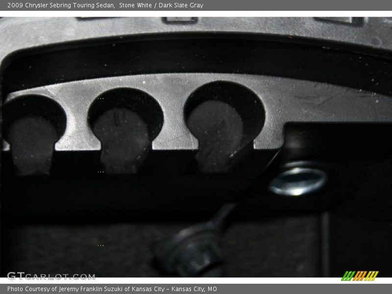 Stone White / Dark Slate Gray 2009 Chrysler Sebring Touring Sedan