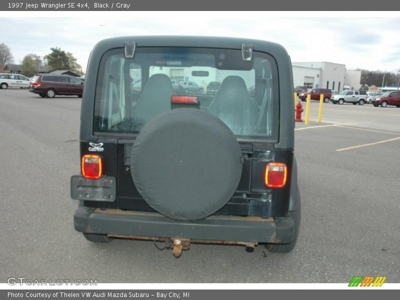 Black / Gray 1997 Jeep Wrangler SE 4x4