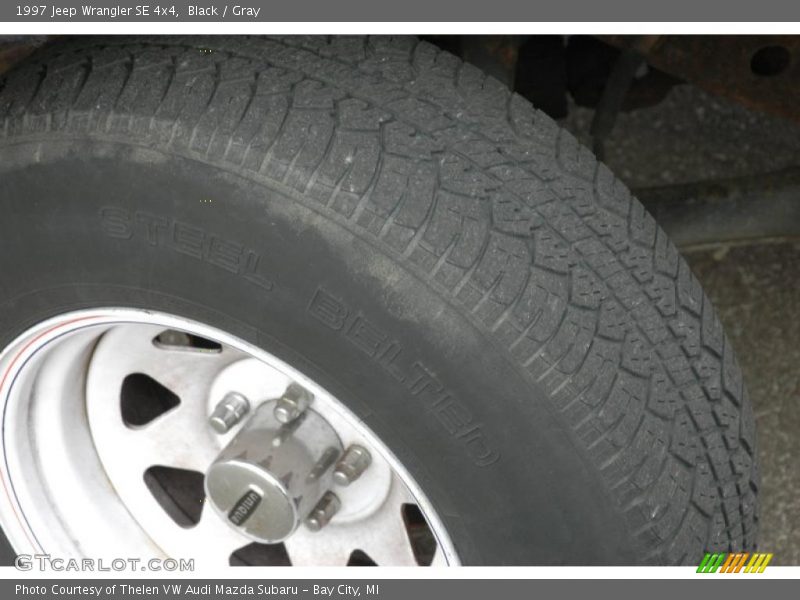 Black / Gray 1997 Jeep Wrangler SE 4x4