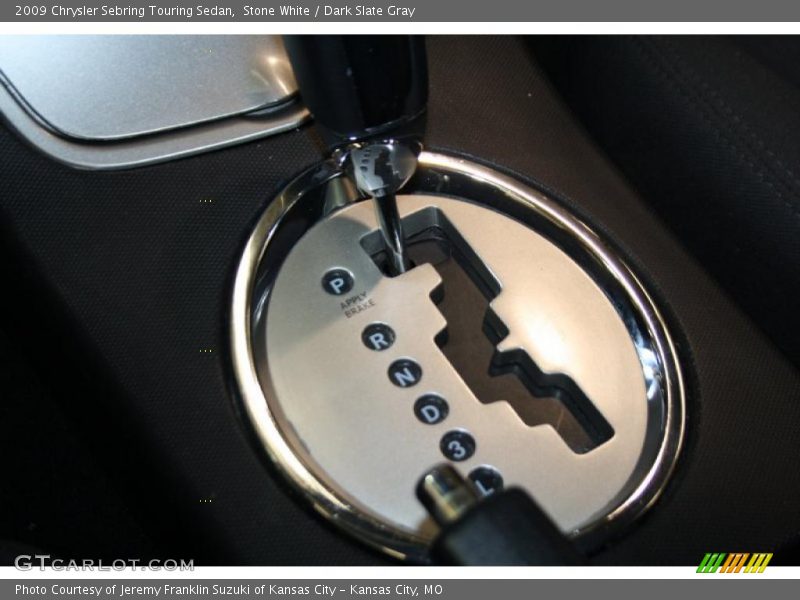 Stone White / Dark Slate Gray 2009 Chrysler Sebring Touring Sedan