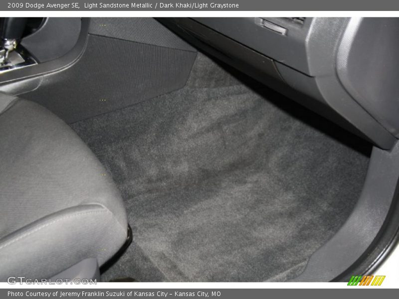 Light Sandstone Metallic / Dark Khaki/Light Graystone 2009 Dodge Avenger SE