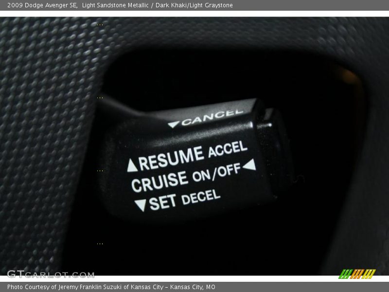 Light Sandstone Metallic / Dark Khaki/Light Graystone 2009 Dodge Avenger SE