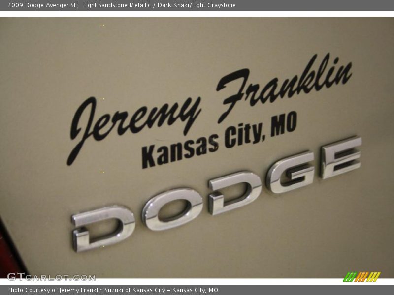 Light Sandstone Metallic / Dark Khaki/Light Graystone 2009 Dodge Avenger SE