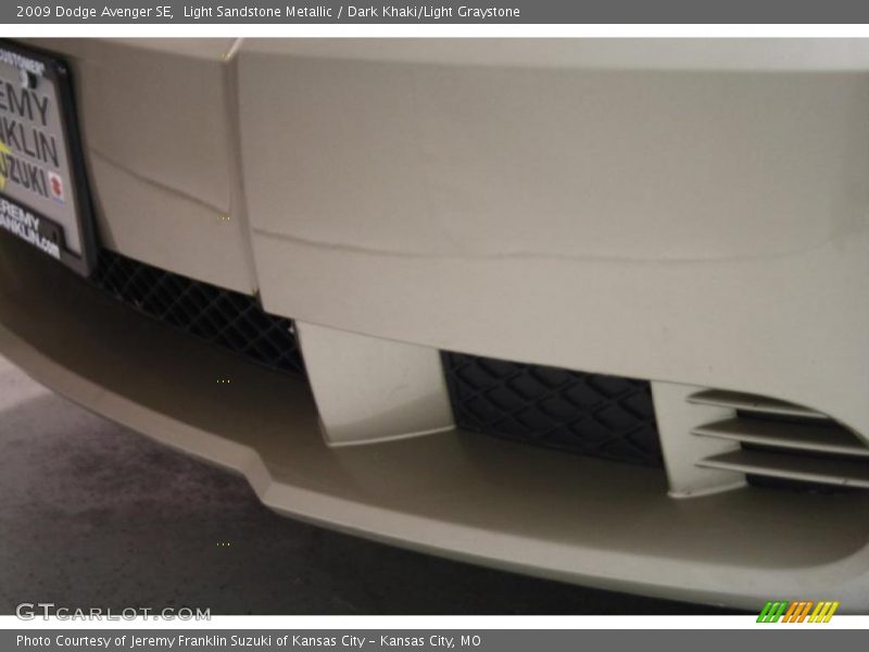 Light Sandstone Metallic / Dark Khaki/Light Graystone 2009 Dodge Avenger SE