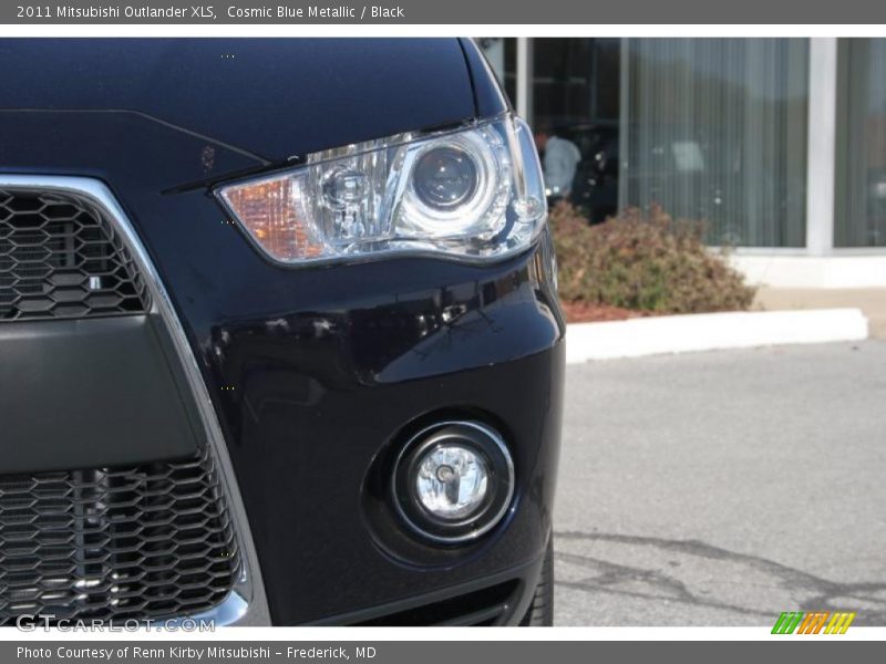 Cosmic Blue Metallic / Black 2011 Mitsubishi Outlander XLS