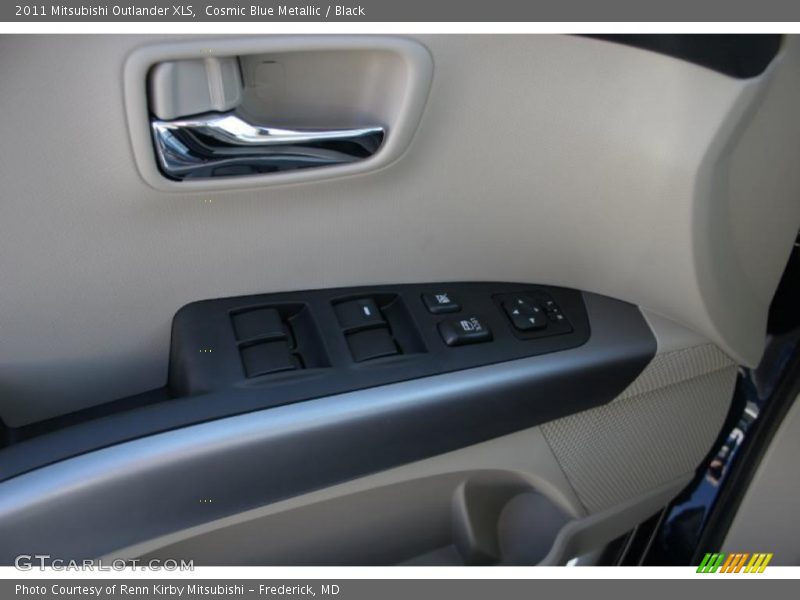Cosmic Blue Metallic / Black 2011 Mitsubishi Outlander XLS