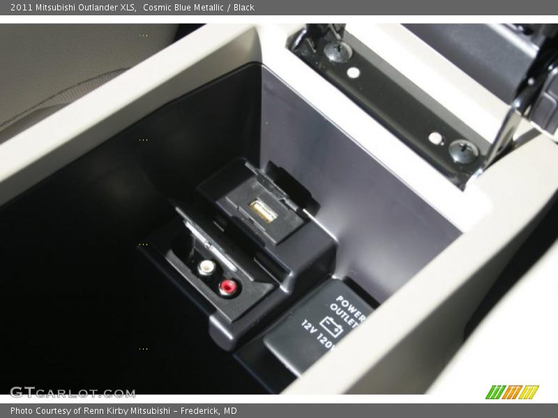 Cosmic Blue Metallic / Black 2011 Mitsubishi Outlander XLS