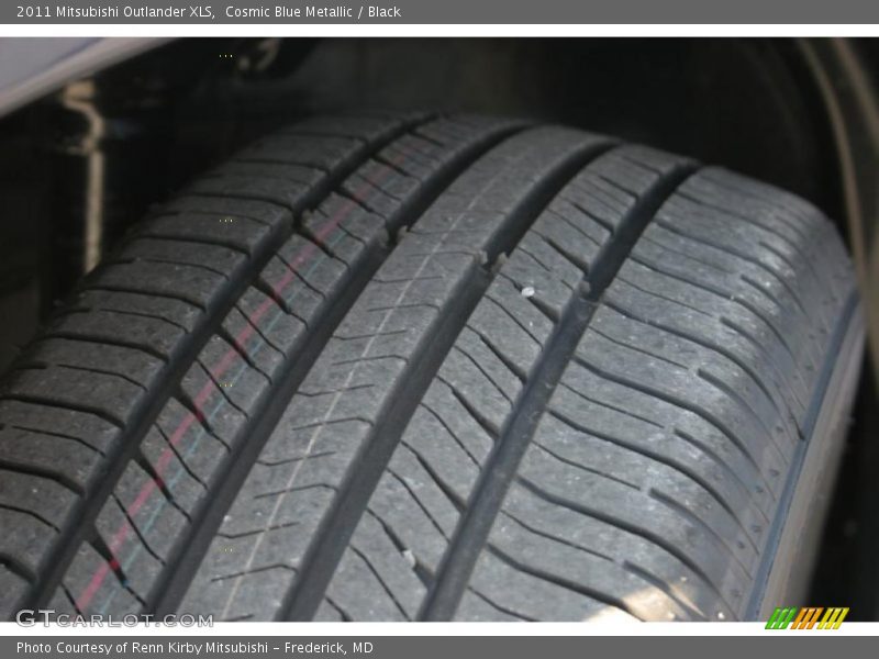 Cosmic Blue Metallic / Black 2011 Mitsubishi Outlander XLS