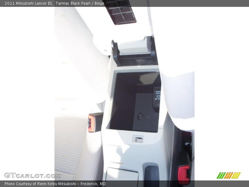 Tarmac Black Pearl / Beige 2011 Mitsubishi Lancer ES