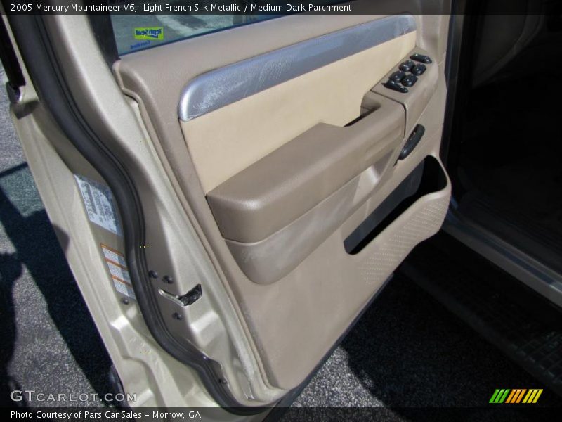 Light French Silk Metallic / Medium Dark Parchment 2005 Mercury Mountaineer V6