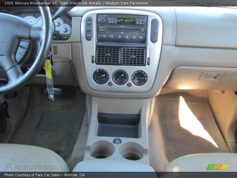 Light French Silk Metallic / Medium Dark Parchment 2005 Mercury Mountaineer V6