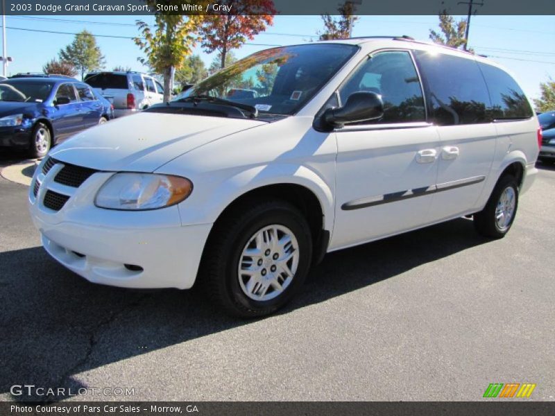 Front 3/4 View of 2003 Grand Caravan Sport