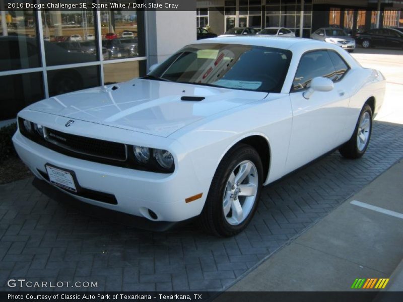 Stone White / Dark Slate Gray 2010 Dodge Challenger SE