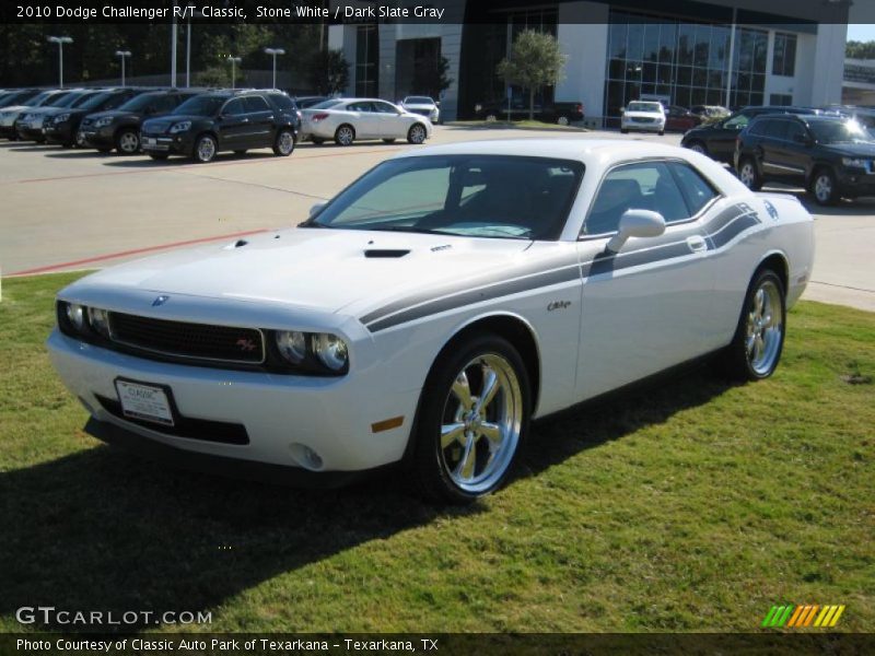 Front 3/4 View of 2010 Challenger R/T Classic