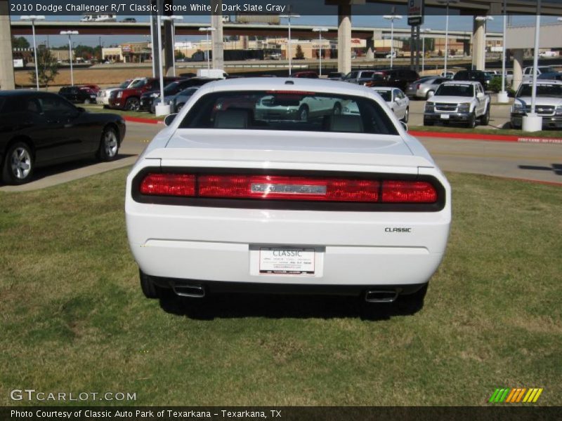 Stone White / Dark Slate Gray 2010 Dodge Challenger R/T Classic