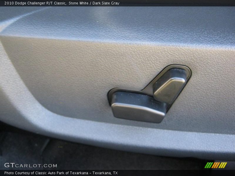 Stone White / Dark Slate Gray 2010 Dodge Challenger R/T Classic