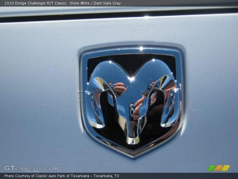  2010 Challenger R/T Classic Logo