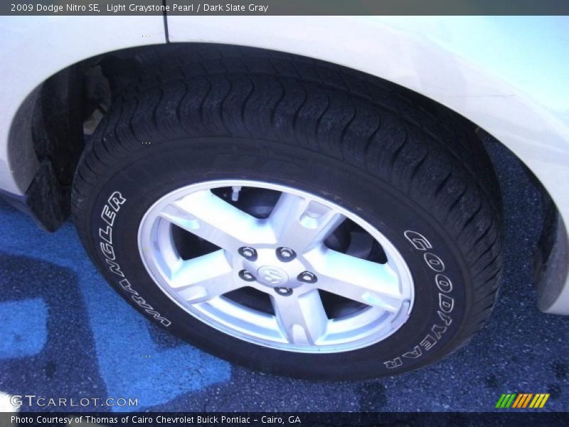 Light Graystone Pearl / Dark Slate Gray 2009 Dodge Nitro SE