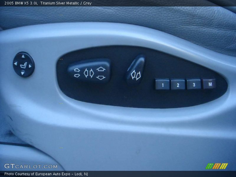 Titanium Silver Metallic / Grey 2005 BMW X5 3.0i