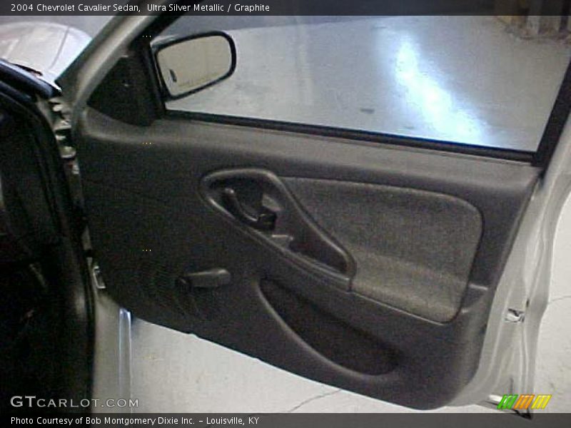 Ultra Silver Metallic / Graphite 2004 Chevrolet Cavalier Sedan
