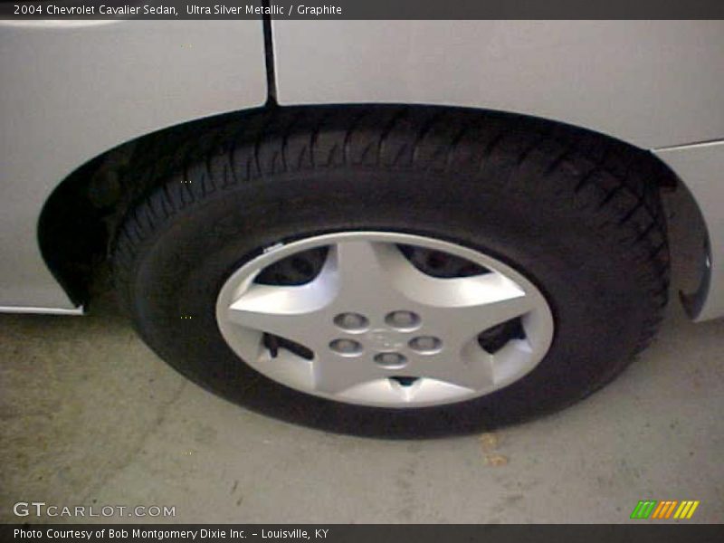 Ultra Silver Metallic / Graphite 2004 Chevrolet Cavalier Sedan