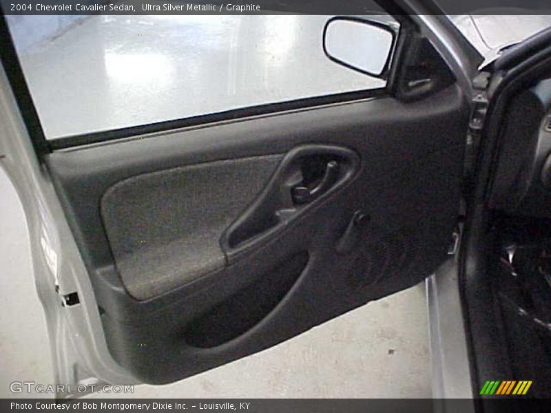 Ultra Silver Metallic / Graphite 2004 Chevrolet Cavalier Sedan