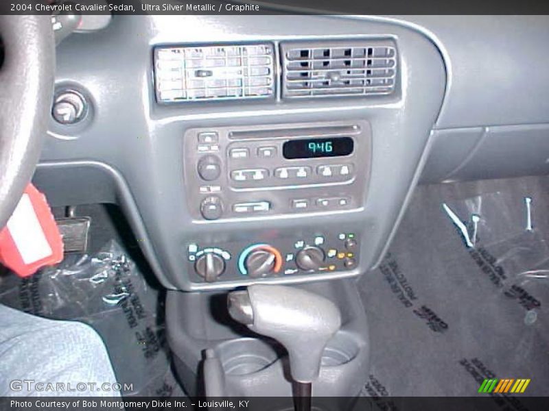 Ultra Silver Metallic / Graphite 2004 Chevrolet Cavalier Sedan