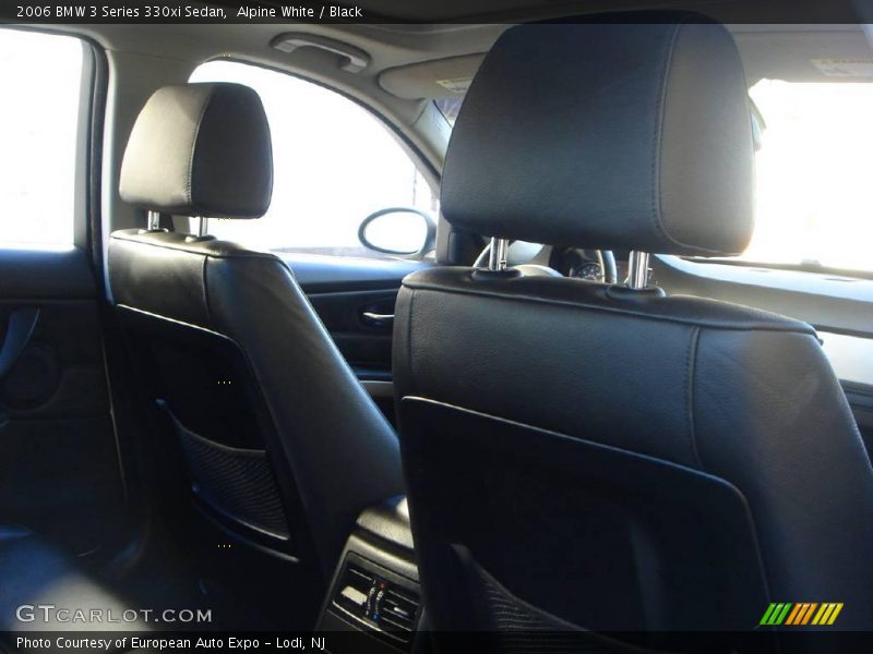 Alpine White / Black 2006 BMW 3 Series 330xi Sedan