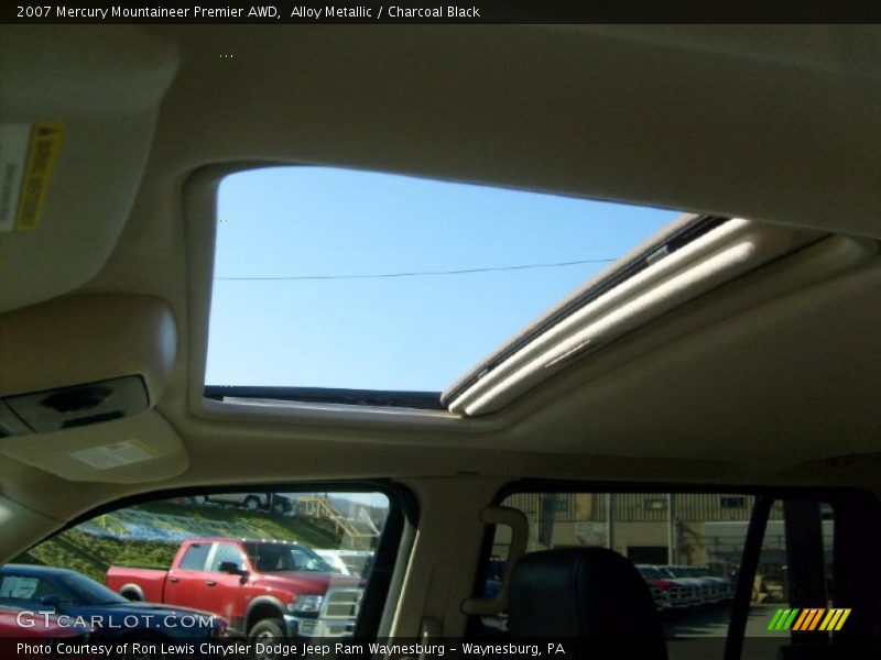 Alloy Metallic / Charcoal Black 2007 Mercury Mountaineer Premier AWD