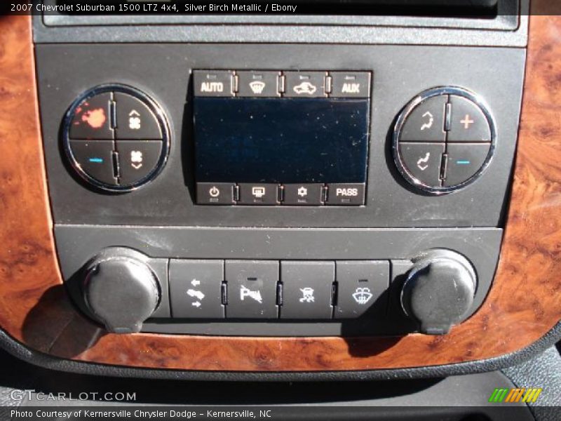 Silver Birch Metallic / Ebony 2007 Chevrolet Suburban 1500 LTZ 4x4