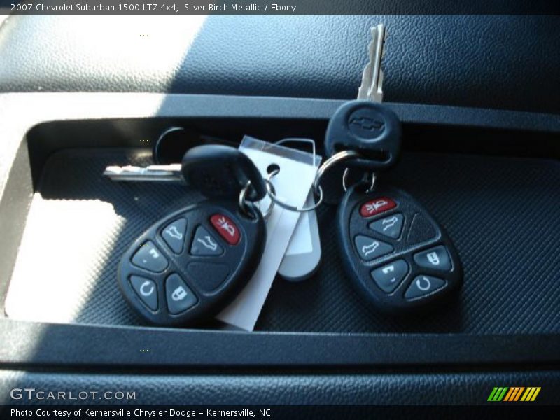 Silver Birch Metallic / Ebony 2007 Chevrolet Suburban 1500 LTZ 4x4