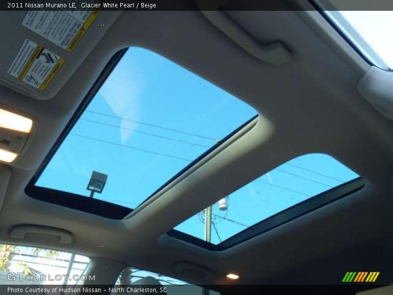 Sunroof of 2011 Murano LE